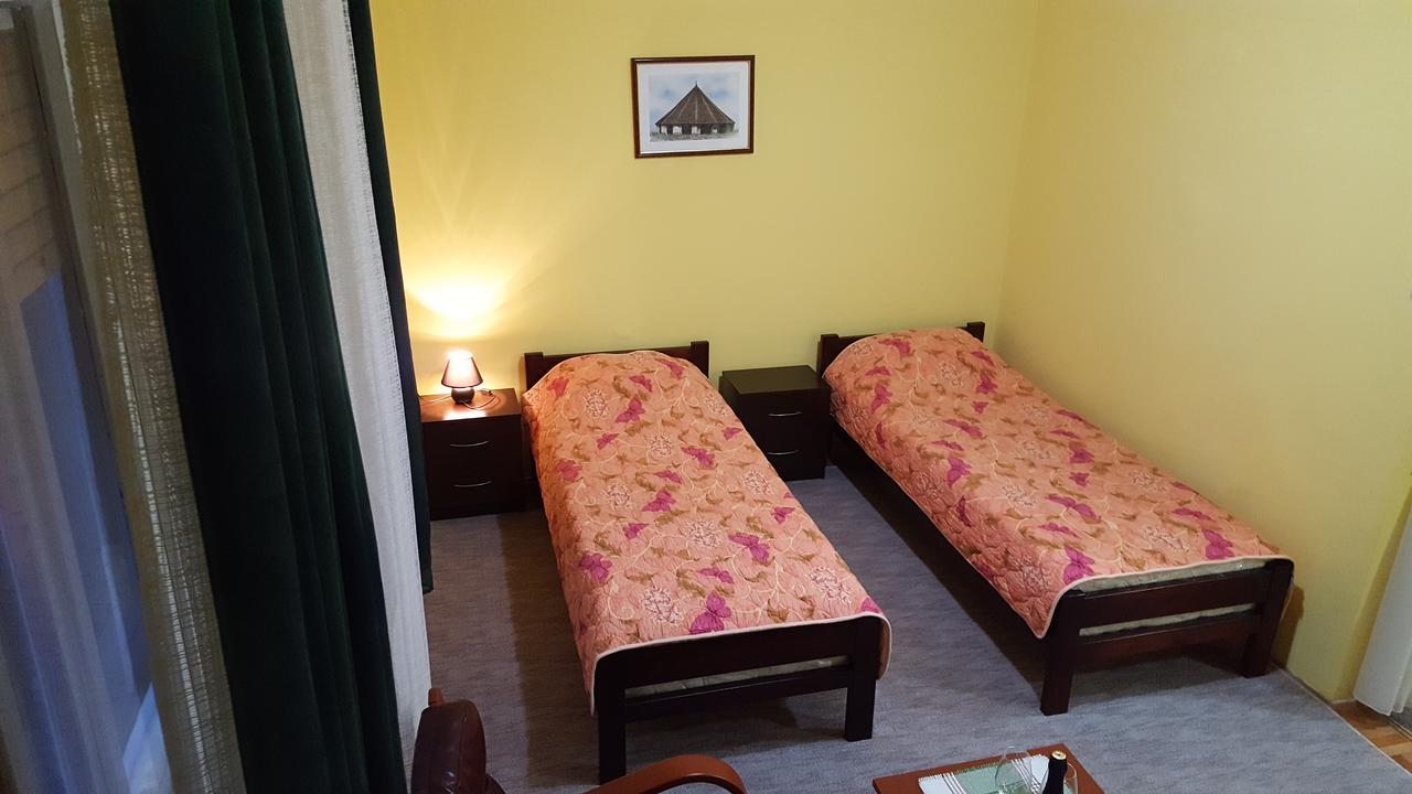 Apartment Roxana Centar โนวีซาด ภายนอก รูปภาพ